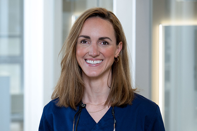 Zahnärztin, angestellt Dr. Lisa Vogel