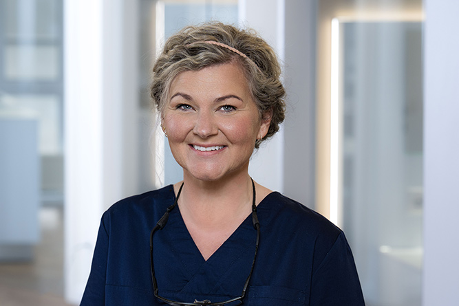 Zahnärztin, angestellt Nadine Marheinecke