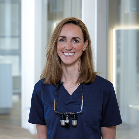 Porträt Dr. Lisa Vogel