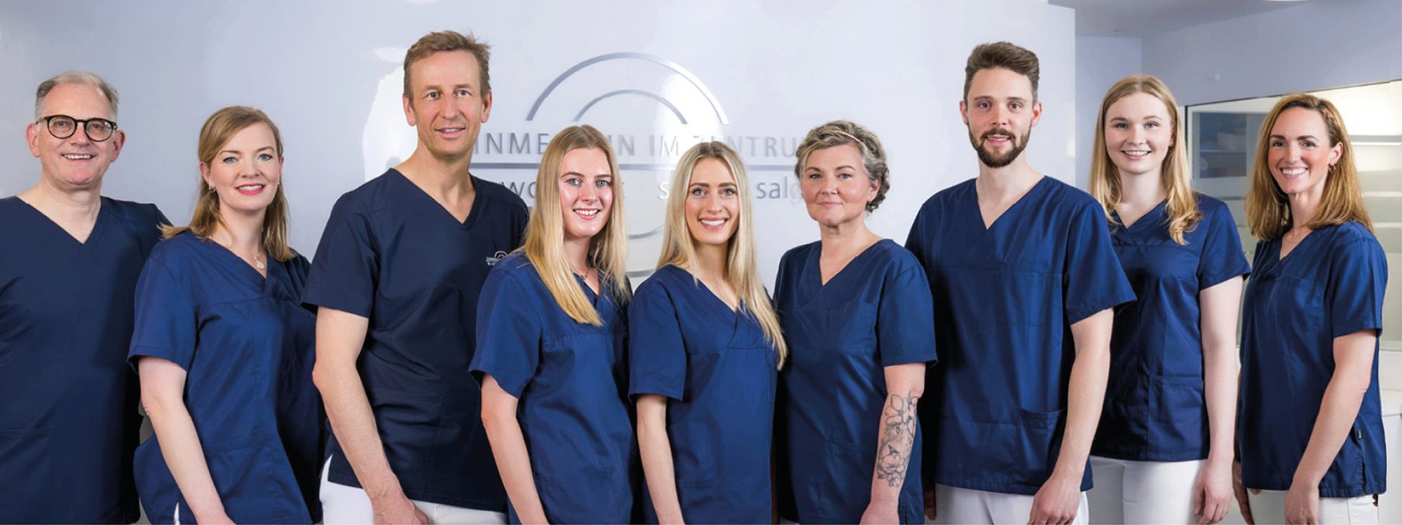Das Team der Zahnarztpraxis Zahnmedizin im Zentrum in Hildesheim